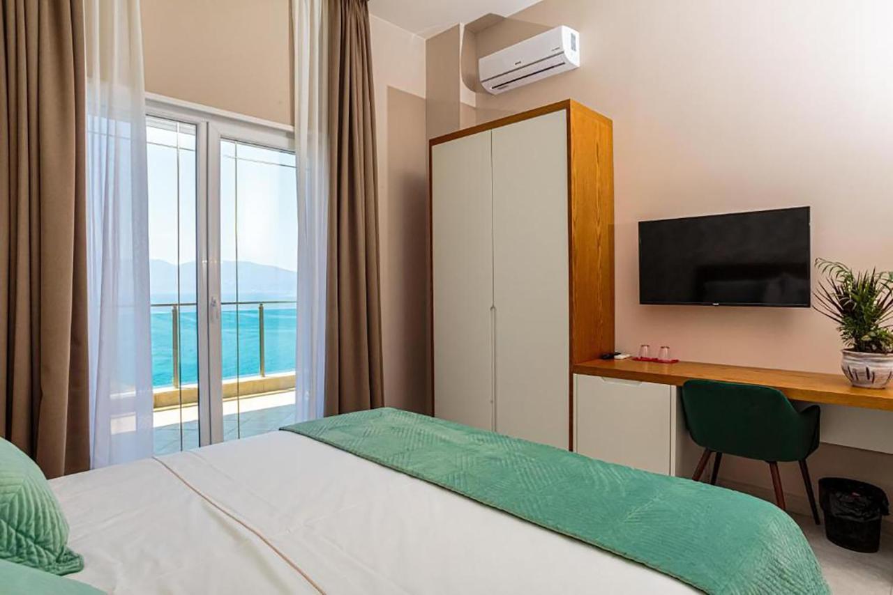 Toto Hotel & Apartments Radhimë 外观 照片