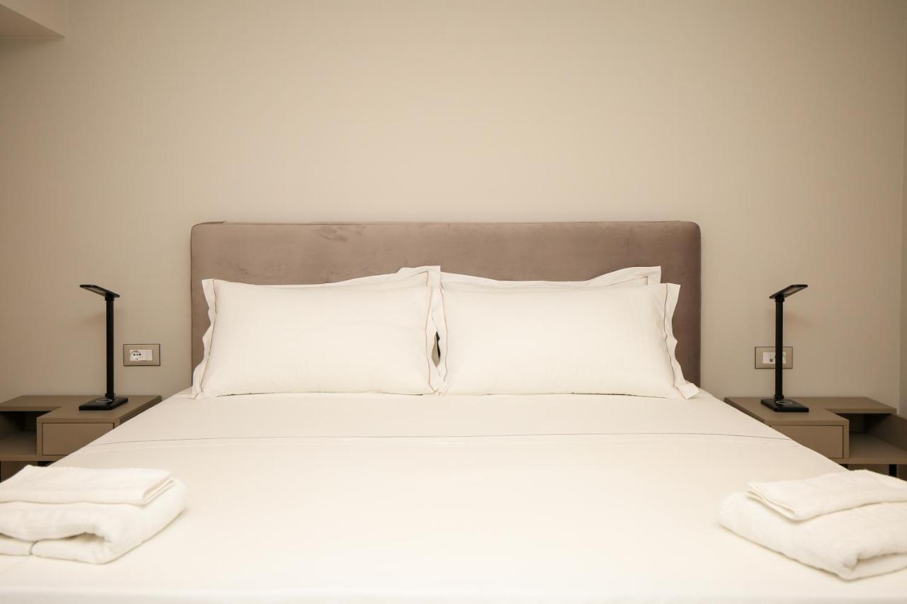 Toto Hotel & Apartments Radhimë 外观 照片