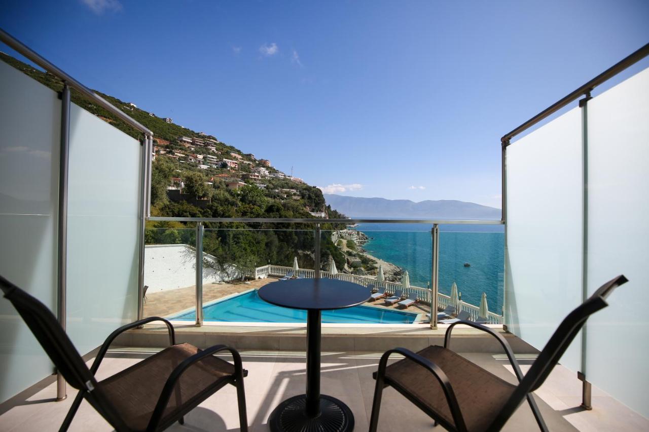 Toto Hotel & Apartments Radhimë 外观 照片