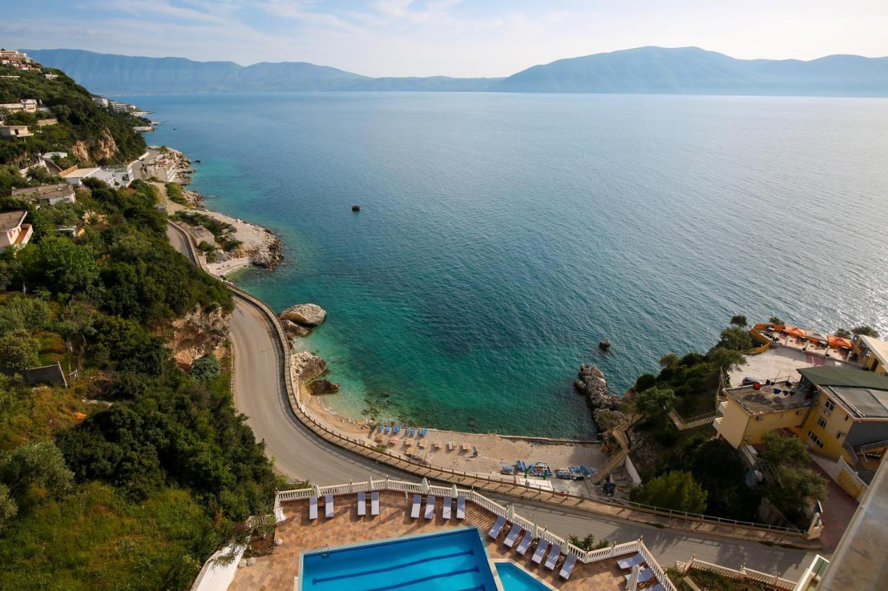 Toto Hotel & Apartments Radhimë 外观 照片