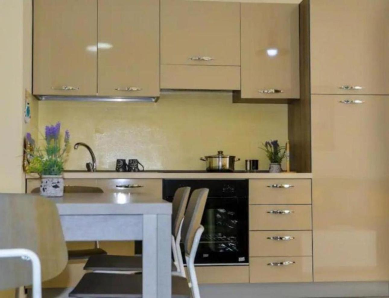 Toto Hotel & Apartments Radhimë 外观 照片
