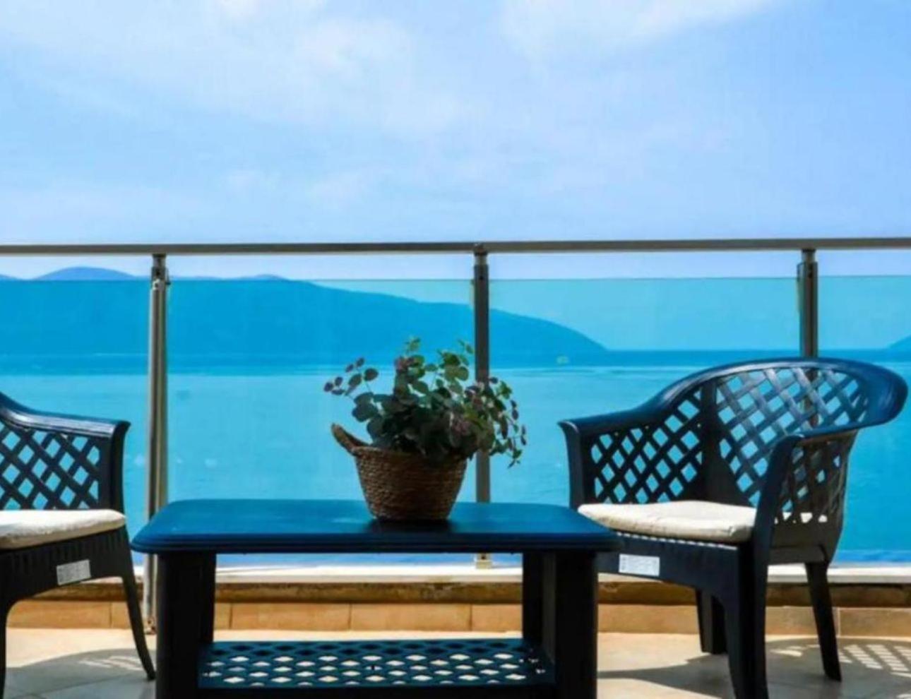 Toto Hotel & Apartments Radhimë 外观 照片